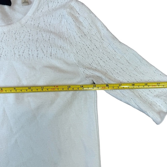 Woman’s Tahari White Short Sleeve Sweater Shirt Size Medium - Picture 8 of 9
